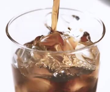 お湯で淹れてアイスに？逆転発想の"急冷コーヒー"が令和の新定番！カルディ流アイスコーヒーが旨すぎた件
