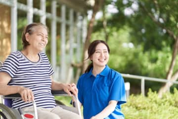 老人ホームは「月20万円以上」かかるって本当ですか？ 年金だけでは老人ホームに入所するのは無理ではないでしょうか？