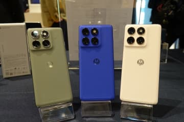写真で見る「motorola edge 60 pro」と「moto g66j 5G」
