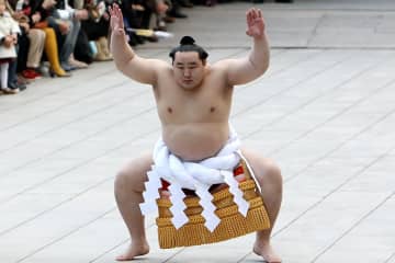 「素敵な写真」朝青龍がライバル白鵬と笑顔で並ぶツーショット公開 “貴方の心奥でどんな苦しさと悲しみに...”寄り添うメッセに感動の声「最強の味方だね」