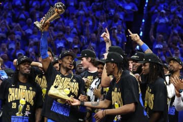 ジョーダンらに次ぐNBA史上４人目の快挙を成し遂げたSGA「あのグループの一員になれるなんて信じる方が難しい」＜DUNKSHOOT＞