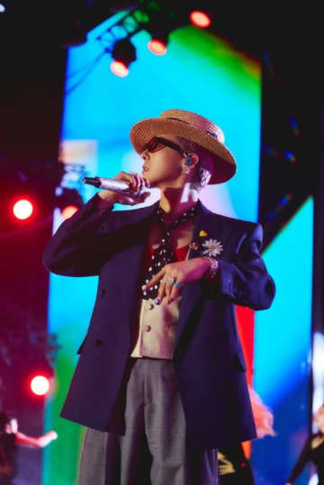 G-DRAGON、観客の乱入や豪雨をものともせず！13年ぶりのベトナム公演で見せた伝説級ステージ
