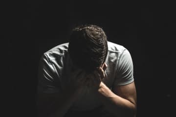 退職代行で知っておきたい3つの落とし穴　新卒1年目の退職に退職代行はアリ？メリット・デメリットを正直に解説