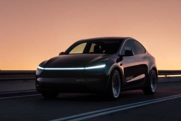 テスラ「ロボタクシー」米国で開始　4.2ドルの固定料金