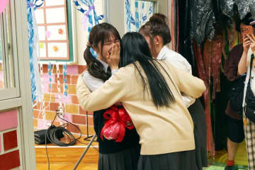 原菜乃華主演 映画『見える子ちゃん』リアルすぎ？なお化け屋敷の裏側が公開！美術のこだわりは「久間田琳加をギャーギャー言わせたい」