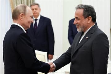 プーチン大統領、モスクワ訪問のイラン外相と会談
