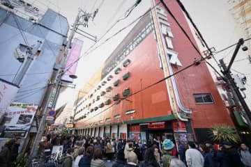 閉館「味園」赤犬メンバーが語る…２階でバー営み地下でライブ