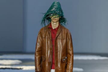 プラダ 2026年春夏メンズコレクション、様々な男性像のイメージ