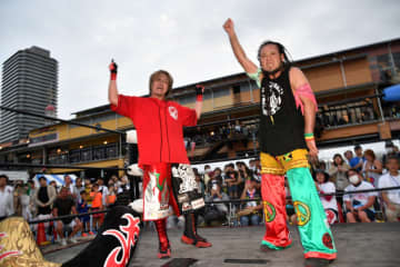港町神戸でプロレスラーと子どもたちが水遊び！“brother”YASSHIが日本の未来を背負う子どもたちへ「負けたって何回でも立ち上がる気持ちを伝えたい！」