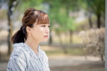 「お前の目は、死んだ魚の目だった」上司のハラスメントに悩んだ女性、“ヅカオタ”になって現実逃避