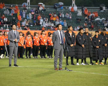 なぜ？ J２で降格圏の山口が監督交代、元Jリーガー社長が“苦渋の決断”を説明「限られた時間の中で…」