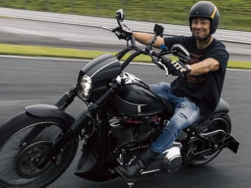 BLUE SKY HEAVENで大規模パレード　魔裟斗さんらが横浜を走る！