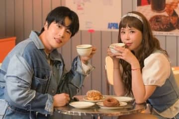 コヨーテ シンジ、7歳年下の歌手ムンウォンと電撃結婚！デュエット曲もリリース