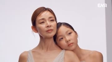 SHIHO＆サランちゃん親子、まるで双子のような姿に驚き！サプライズイベントに大号泣も（動画あり）