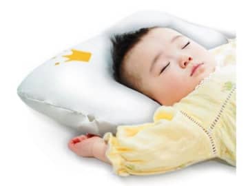 赤ちゃんの向き癖や絶壁予防に！まぁるい頭をはぐぐむ〈ベビー枕〉をAmazonタイムセールでお安くゲット♡