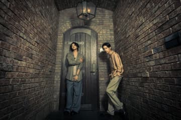 赤西仁×錦戸亮「N/A」、ハワイでシルク・ドゥ・ソレイユとコラボ