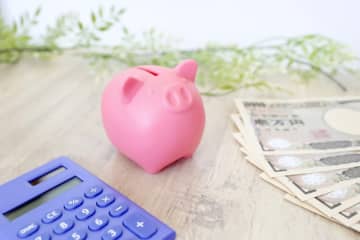 単身世帯の「平均貯蓄額」はいくら？ 30代一人暮らしで貯金「50万円」、全然足りてない気がします……。