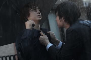 「俳優業をやる上での恩人のような人」綾野剛×亀梨和也、魂のぶつかり合い『でっちあげ ～殺人教師と呼ばれた男』特別映像