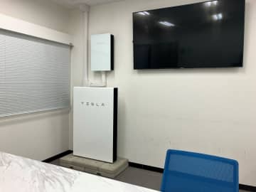 テスラ蓄電池が導入0円。電気代抑えながら非常用にも
