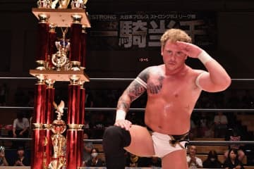 【大日本】レイトン・バザードが大門寺崇との激闘を制し“一騎当千”初制覇！橋本大地はストロング王座初防衛／伊東＆星野がタッグ新王者に