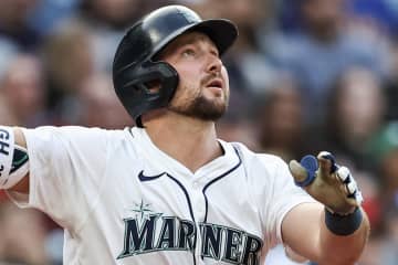 “ボンズ超え” MLB記録更新の期待も！ ４戦５発で自己最多32号のカル・ラリーを現地称賛「最新HRは複数の記録を樹立した」