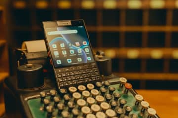 QWERTYキーボード好き、お待たせしました。「Unihertz Titan 2」正式発表