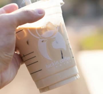 中国のコーヒーチェーン瑞幸咖啡、米国初店舗を6月末にオープンへ