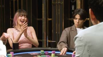 「一発目からやっちゃおうぜ！」“役満ボディ”岡田紗佳、テンション高すぎてまさかの行動→周囲はドン引き「おかぴすげえ」