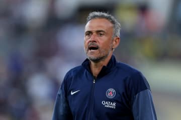 PSG指揮官ルイス・エンリケ、クラブW杯のピッチに苦言「ボールがウサギのように跳ねていた」…“ハイブリッド芝”に不満を示す