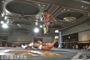 長谷川一孝が“盟友”橋本友彦への思いを胸に3年2ヵ月ぶりにWEWジュニア王座奪還！「僕がジュニアの象徴としてA-TEAMを引っ張っていく」