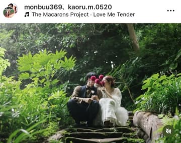 「美男美女ですね！」三笘薫が結婚式写真を投稿！ ドレス姿の陸上選手妻と寄り添うツーショットが大反響！「とっても美しい」「待ち受けにしたい」