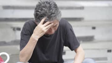 どう生きていけと…〈手取り月15万円〉52歳非正規男性の慟哭。毎晩19時、スーパーで「半額シール待ちが日課」の悲劇