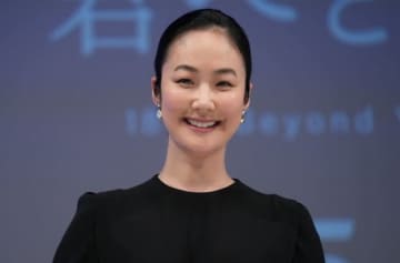 黒木華「皆様もお気をつけて…」“日焼け対策”中の近影ショットが話題に「バッチリですね」「シュール」