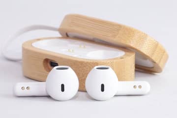 WoodPods、竹や再生プラスチックを取り入れた環境配慮型完全ワイヤレス「WoodBuds II」