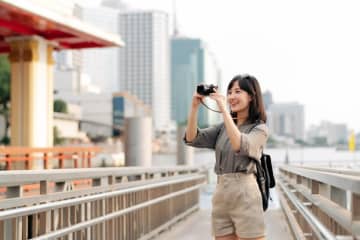 「ボーナスで海外旅行」はもう過去の話？ 年収1000万円でも、国内旅行すら厳しい！“ボーナスが消える先”とは？ 旅行から「生活費」にシフトする家計の今