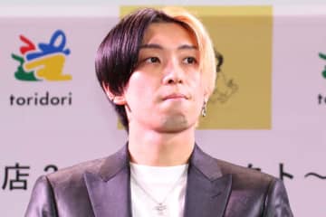 ヒカルと“0日婚”ノア、プリクラ撮影でデレデレ「待ち受けにする」　ネットでは「中学生みたいなかわいさ」の声