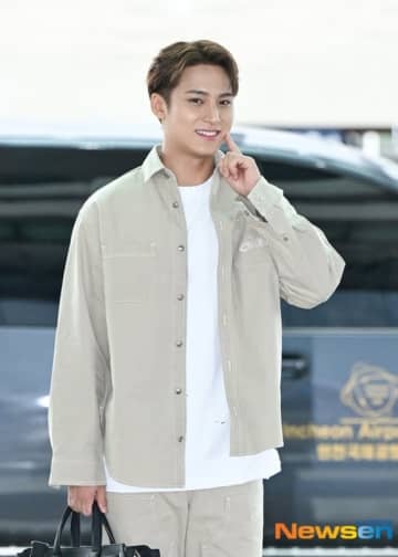 【PHOTO】SEVENTEEN ミンギュ、ファッションショーのためフランスへ出国（動画あり）