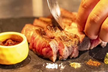 【新宿三丁目で夜カフェに最適】ステーキ専門店『新宿ステーキ』が6月18日ニューオープン！“幻の和牛”東京ビーフをステーキで