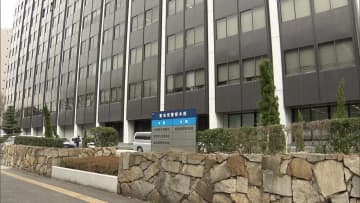 学校内で盗撮したとみられる画像まで…女子児童の下着盗撮、SNSグループに共有した疑いで小学校教師2人逮捕　グループ内で約70点の画像と動画を共有