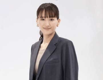 「告知どころではないw」綾瀬はるかのオフショットが話題に!"　ひとりでしにたい"の告知よりも気になる"あるもの"とは？