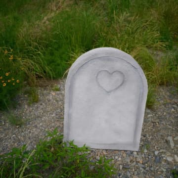 Mega Shinnosuke、新曲「白い墓」配信リリース＆MV公開