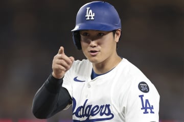 「テイストがいつもと違う」大谷翔平が雰囲気ガラリ！ ヤンチャな“珍しいコーデ”をファン絶賛「抜群の存在感」「相変わらずハンサムだね」