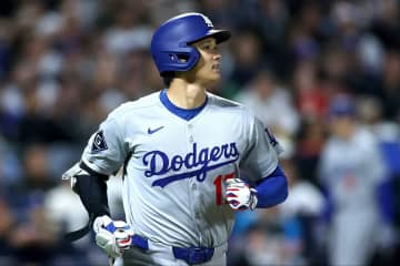 「ねじ込んだ！」大谷翔平が“逆方向”への日米通算300HR達成！２戦連発の27号に米メディア絶叫「文句なしだ」