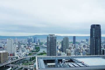 大阪に無料で使える都会のオアシス！エリア最高層からの絶景