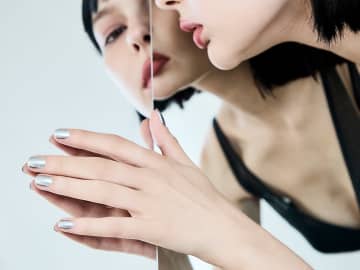 幻カラーも復活！ 【NAILS INC】で見つける夏のNEWSなネイル