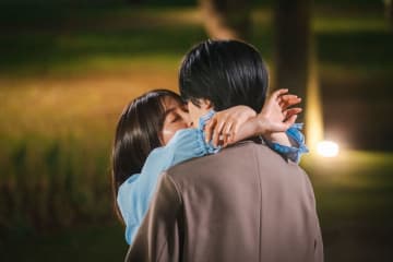 田辺桃子“海老子”が大胆キス『海老だって鯛が釣りたい』第1話場面写真＆PR映像公開