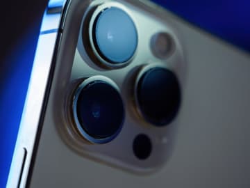 iPhone 17 Pro、予想されるカメラ機能まとめ。望遠48MP化、マルチカム撮影対応か