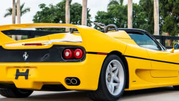 「F1部門と市販車部門がタッグを組んだ」唯一無二のフェラーリ! V12搭載のF50こそ「公道を走れる直系マシン」その伝説と魅力に迫る