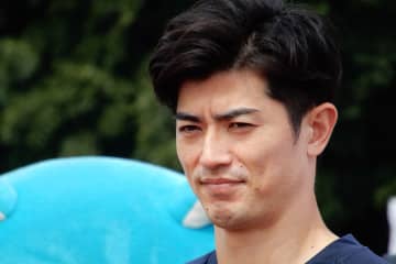 「なんと美男美女」　33歳日本代表DF、モデルと結婚発表！…門出に祝福続々「びっくりしたけど嬉しい」