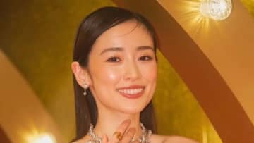 “セーラー戦士”全員結婚 泉里香 サッカー日本代表谷口彰悟との結婚を発表 メンバーから祝福相次ぐ